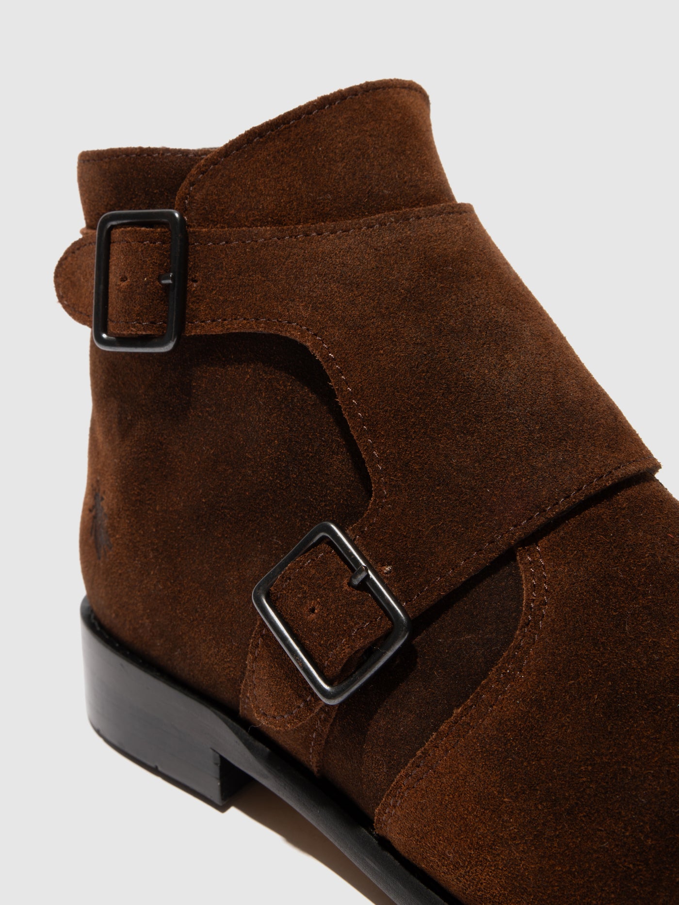 Buckle Ankle Boots WUOL142FLY OIL SUEDE CAMEL