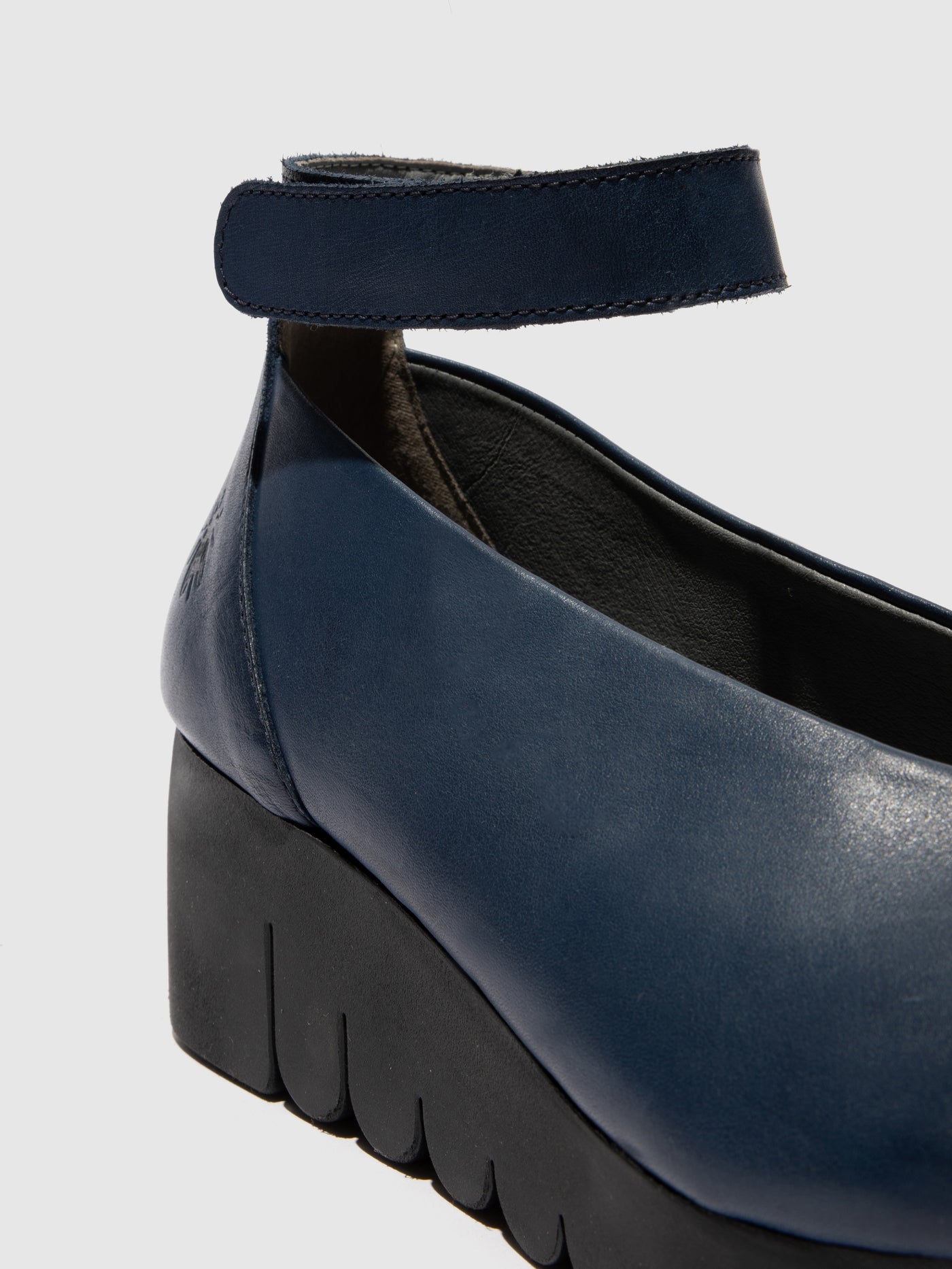 Closed Shoes VILY161FLY NAVY