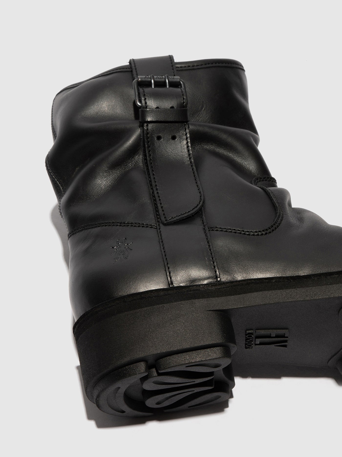 Zip Up Ankle Boots NEIT145FLY BLACK