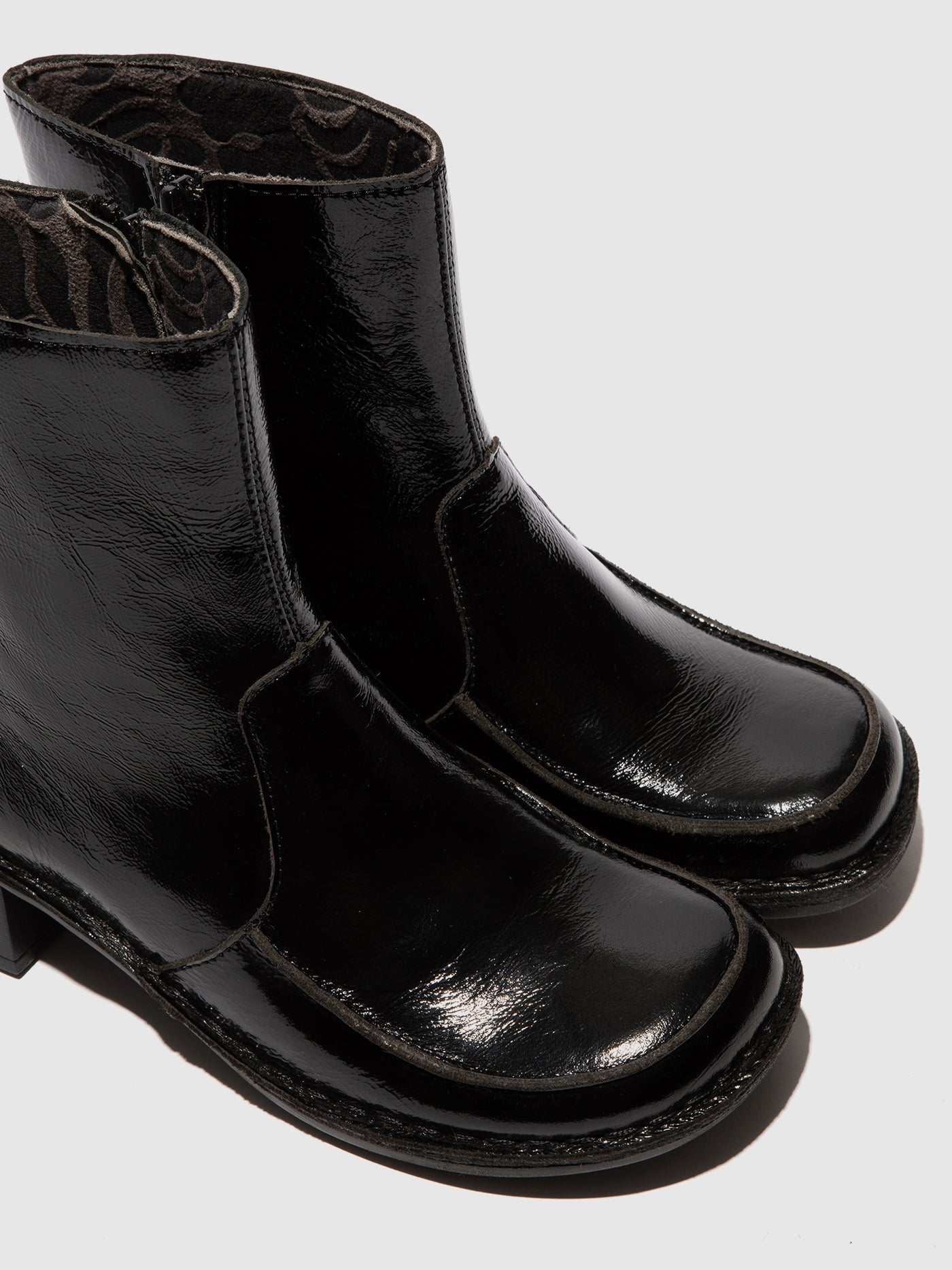 Zip Up Ankle Boots EZIA181FLY NAPPALAK BLACK