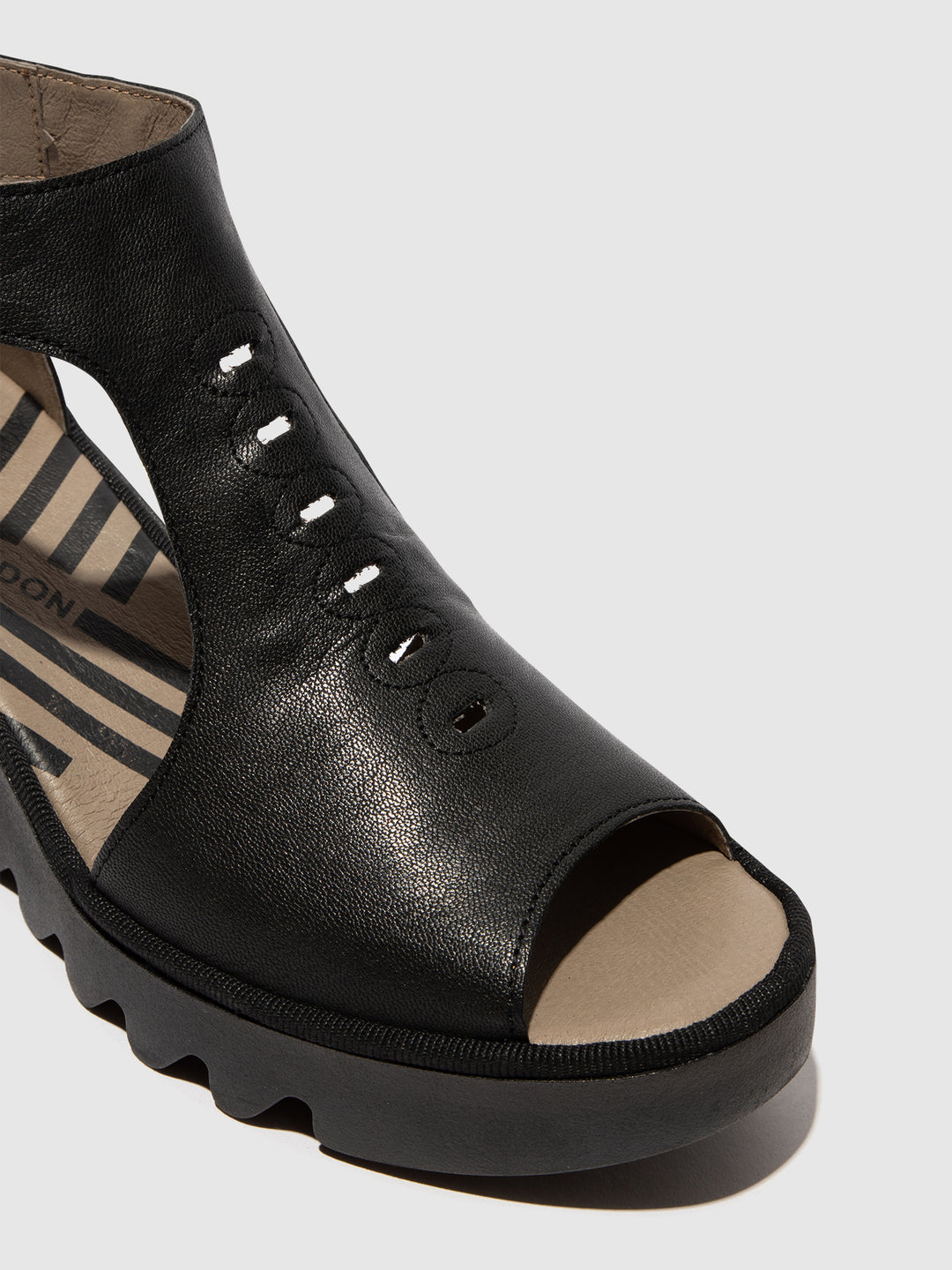 T-Strap Sandals BEZO306FLY BLACK – Fly London EU