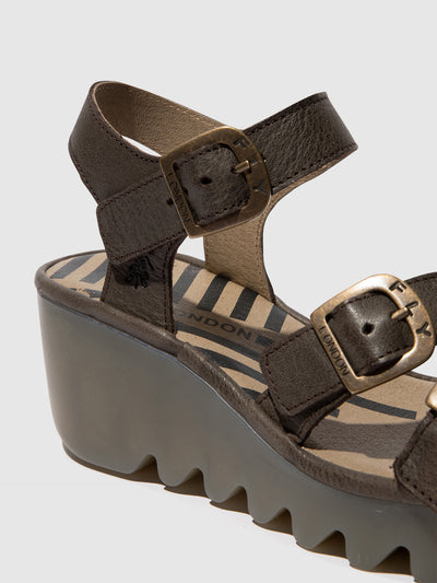Buckle Sandals BYDE371FLY GROUND