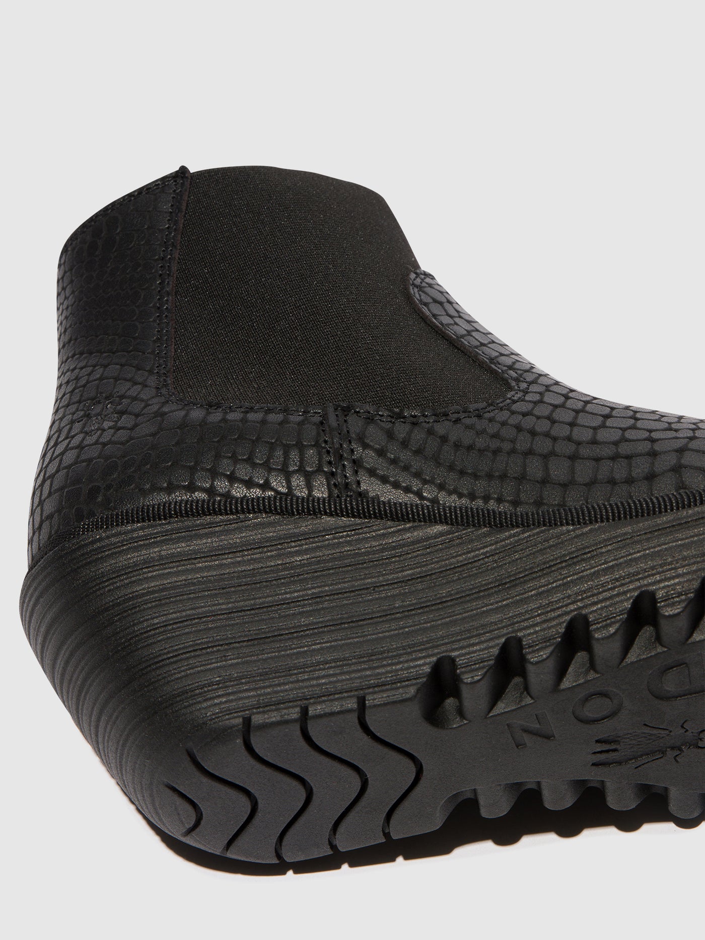 Chelsea Ankle Boots YADE398FLY CROCO BLACK â Fly London EU