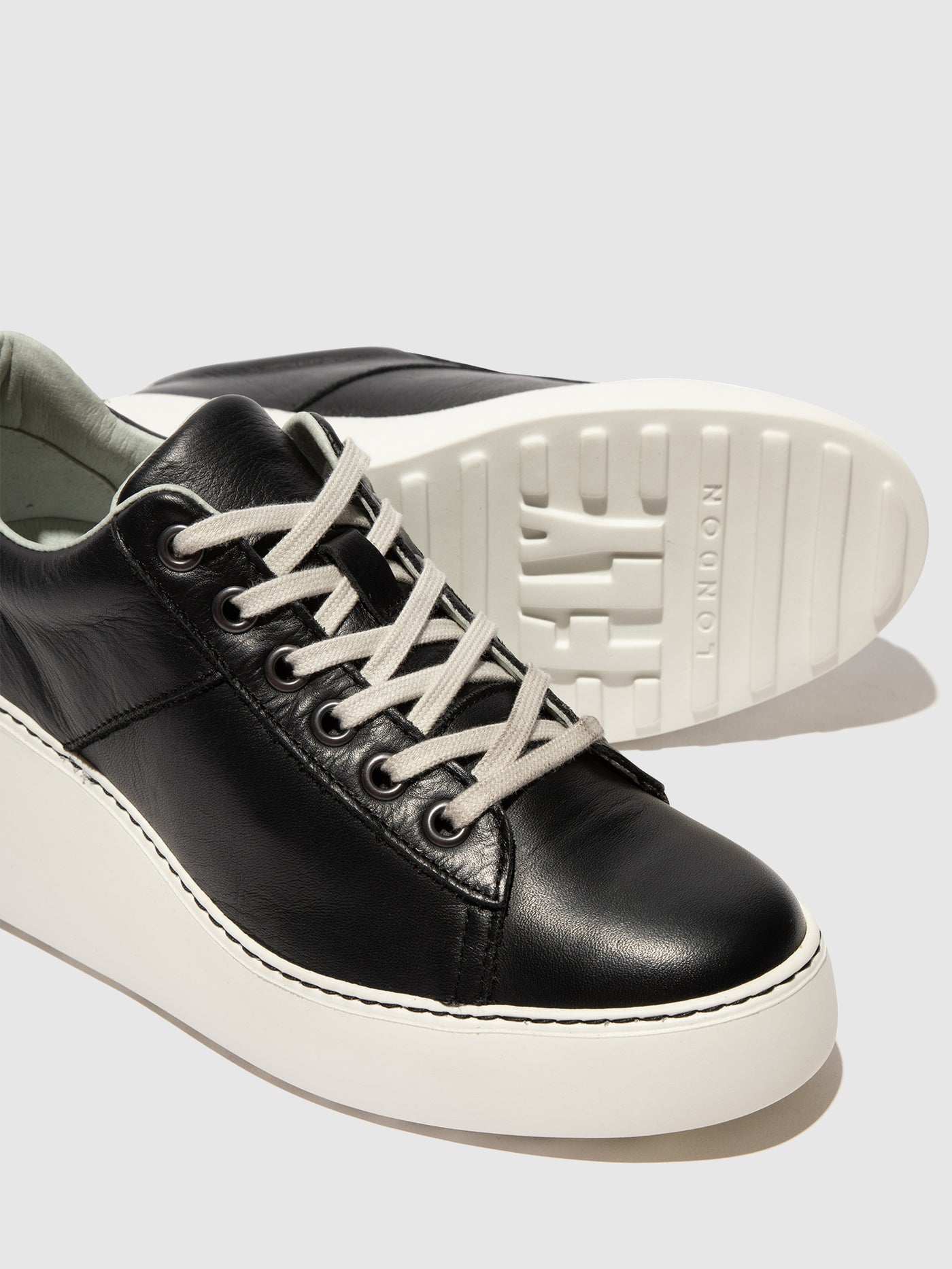 Lace-up Trainers DELF580FLY BLACK/WHITE